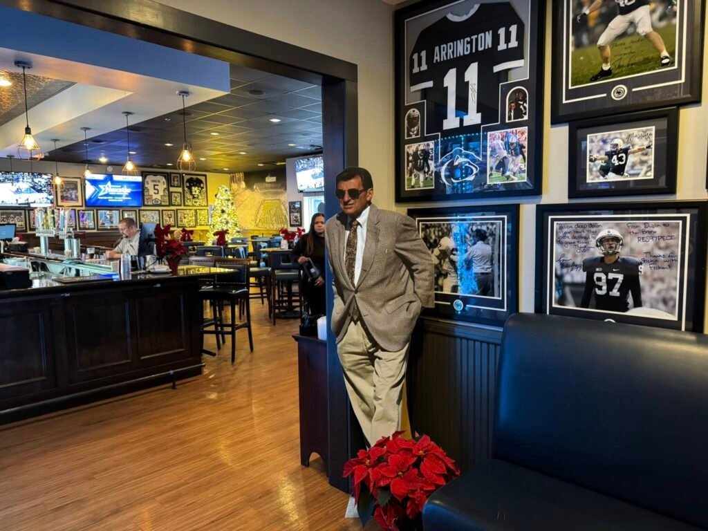Joe Paterno Corner Statue